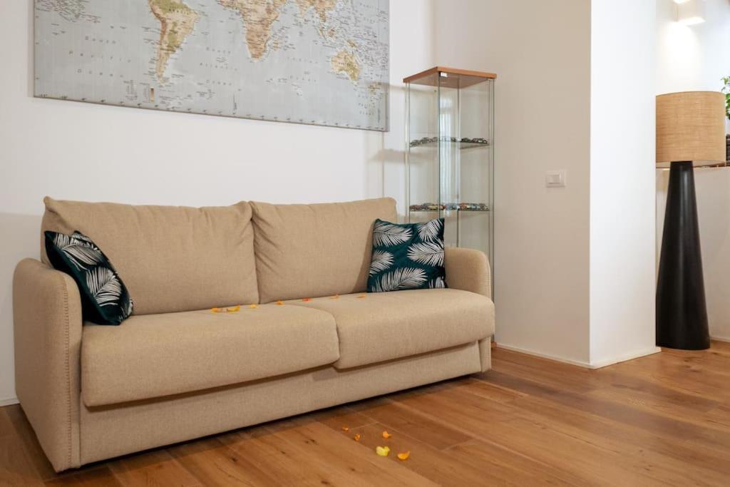 La Casa Bianca Apartment Милано Екстериор снимка