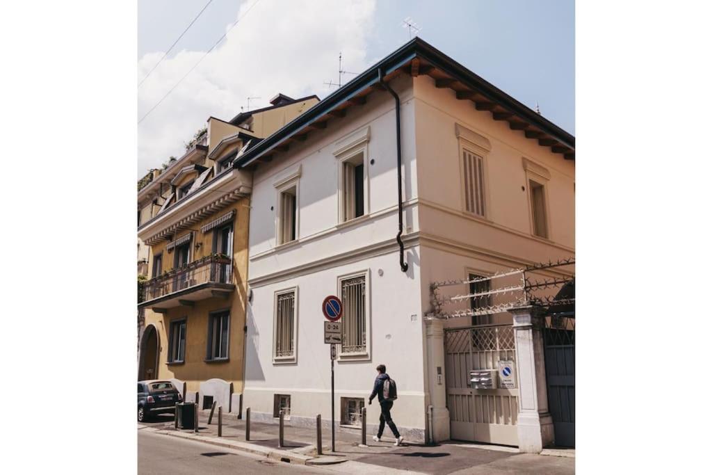 La Casa Bianca Apartment Милано Екстериор снимка